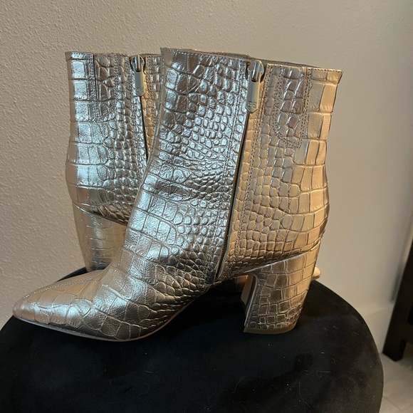 Sam Edelman gold croc embossed ankle boots - Picture 5 of 5